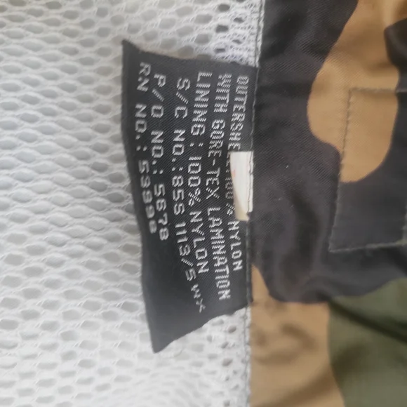 Gore-Tex Men's Camouflage Military Jacket - Picture 8 of 8